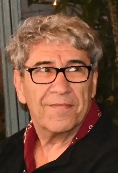 Συνέντευξη του συγγραφέα, σεναριογράφου και θεατρικού συγγραφέα Δημήτρη Βαρβαρήγου στις Λογοδιαδρομές   