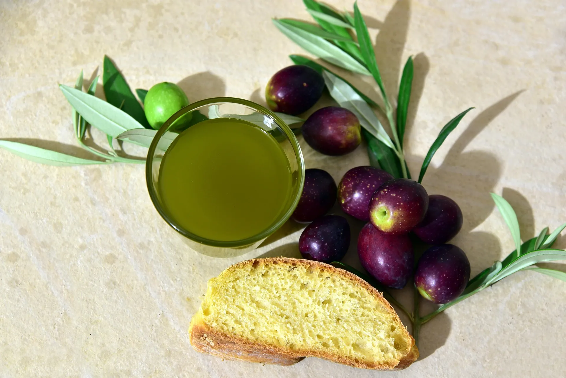ulleo-olive-oil-3803152_1920