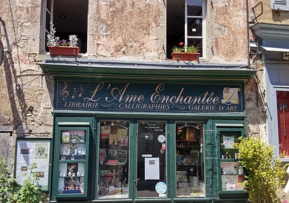 «Όταν σβήνουν τα φώτα στα βιβλιοπωλεία, σβήνει κάτι μέσα μας», του Συγγραφέα – Πολιτισμολόγου Παναγιώτη Δημητρόπουλου